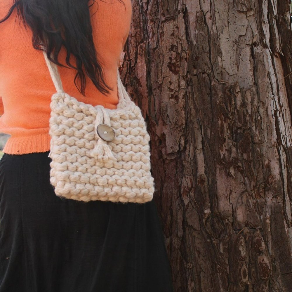 Handknit Tote Bag, Extra Chunky Ivory Yarn Knit, Vintage Wooden Button - Picture 12 of 12